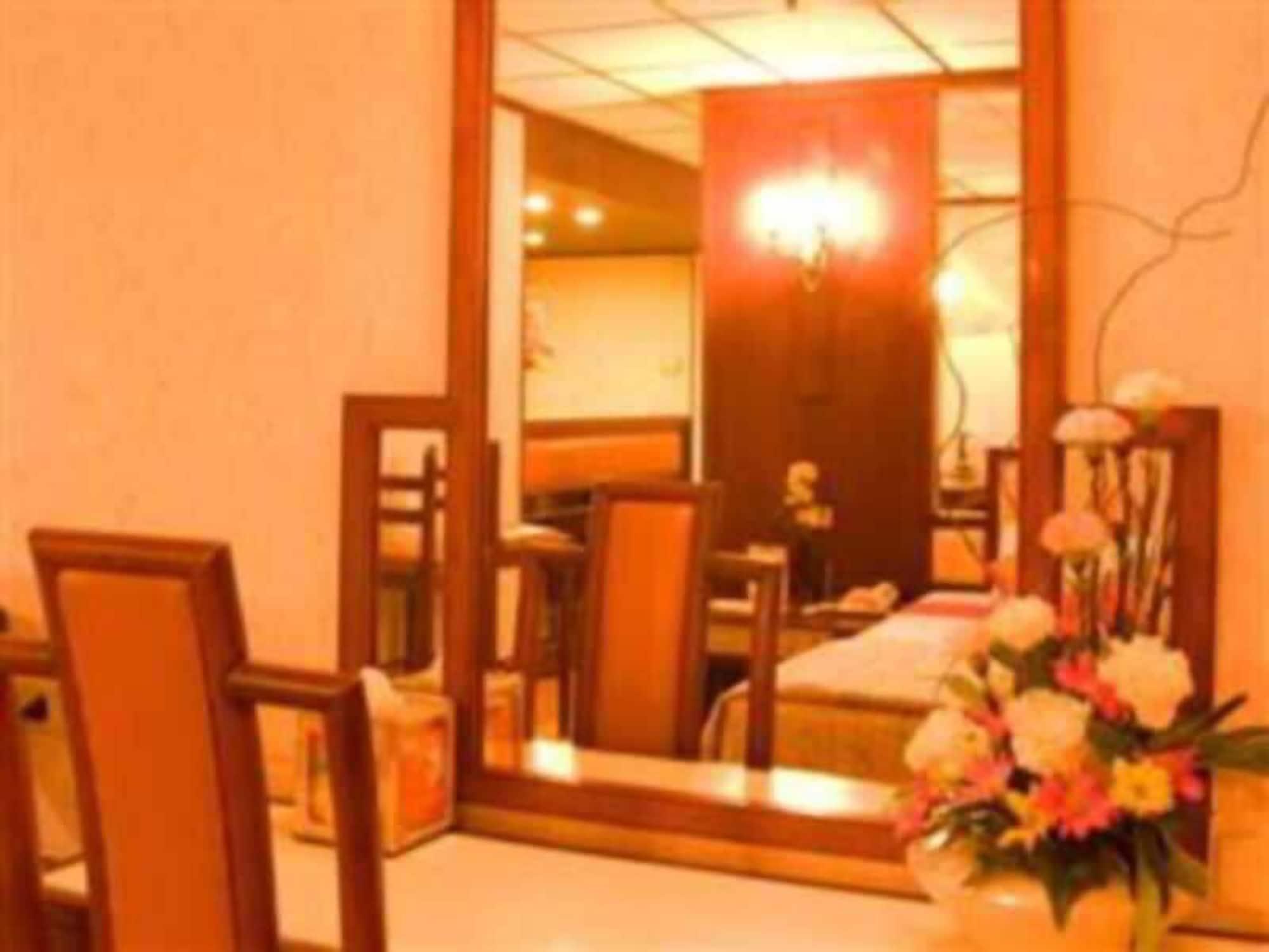 فندق سيهاراج أوتاراديت المظهر الخارجي الصورة