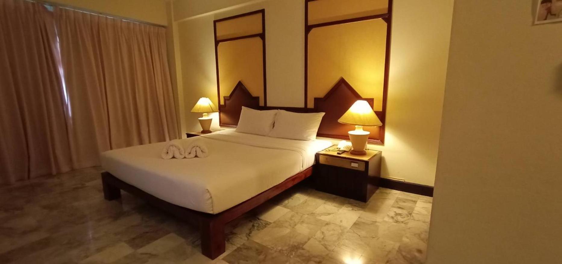 فندق سيهاراج أوتاراديت المظهر الخارجي الصورة