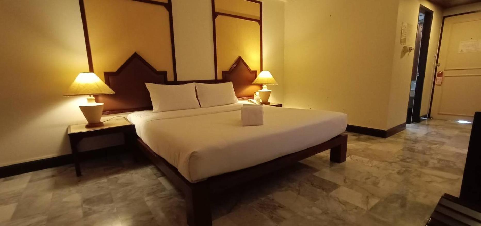 فندق سيهاراج أوتاراديت المظهر الخارجي الصورة